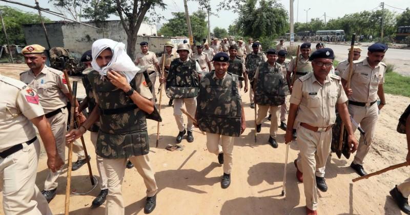 Gurgaon Riots What is happening in Gurugram: Unruly mob wreaks havoc; mosque, shops ...