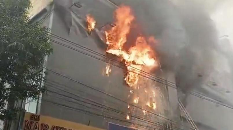 Fire Breaks Out In Commercial Complex In Hyderabad Fire Breaks Out In Commercial Complex In Hyderabad
