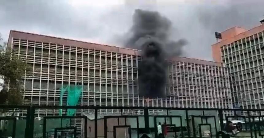 Fire Breaks Out In Delhi AIIMS, 8 Fire Tenders Rushed Fire Breaks Out In Delhi AIIMS, 8 Fire Tenders Rushed