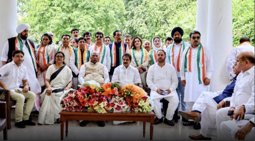 Leaders of DPAP and AAP from J&K who joined the Congress Party in New Delhi Joining
