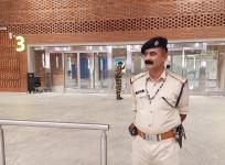 CISF officer to the rescue