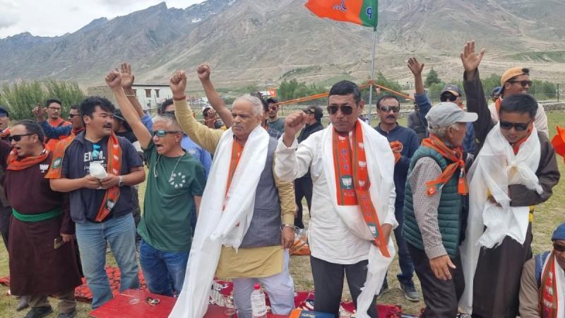 Leaders of the Zanskar unit of Congress after joining BJP Ladakh BJP
