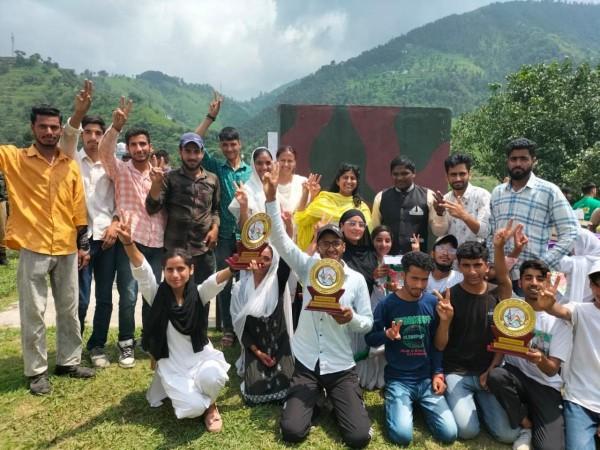 Thanamandi's Tiranga Tribute: Youth March Magnifies Independence Magic Thanamandi's Tiranga Tribute: Youth March Magnifies Independence Magic
