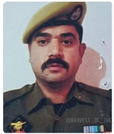 Who was Saifullah Qadri; J&K Police SgCt posthumously awarded Shaurya ...