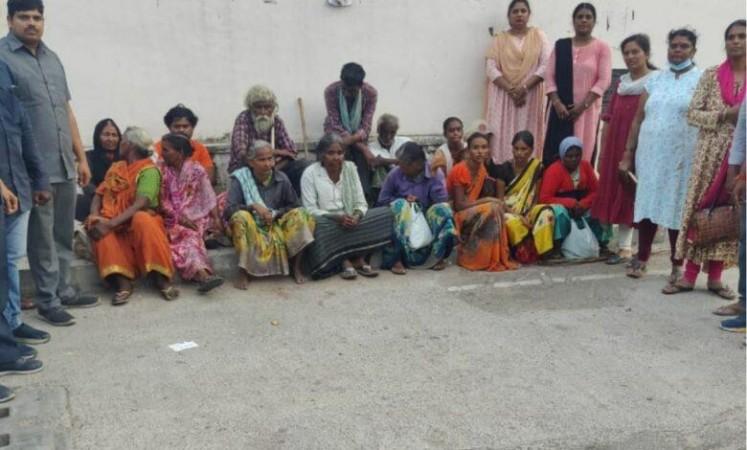 Begging Racket Busted In Hyderabad, Kingpin & 23 Beggars Held