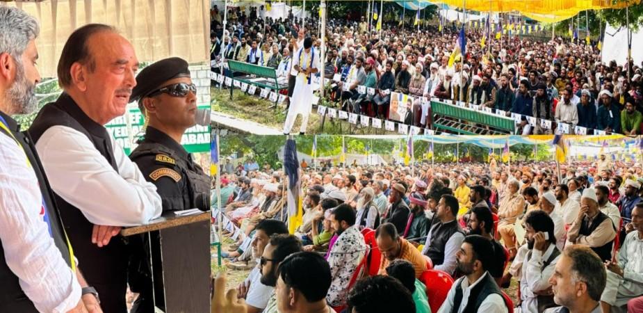 Ghulam Nabi Azad addressing a public meeting at Dooru in South Kashmir Ghulam Nabi Azad