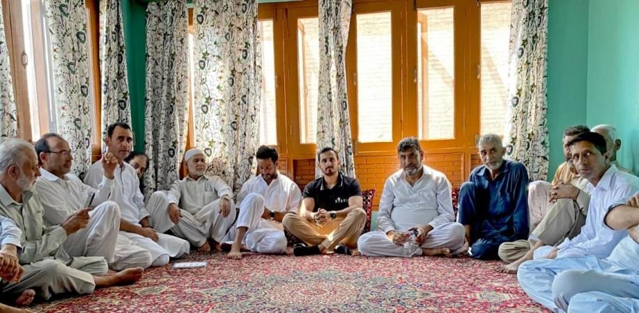 Social Impact Worker Arhan Bagati Takes the Helm in Srinagar's Bagh-e-Mehtab Area Social Impact Worker Arhan Bagati Takes the Helm in Srinagar's Bagh-e-Mehtab Area