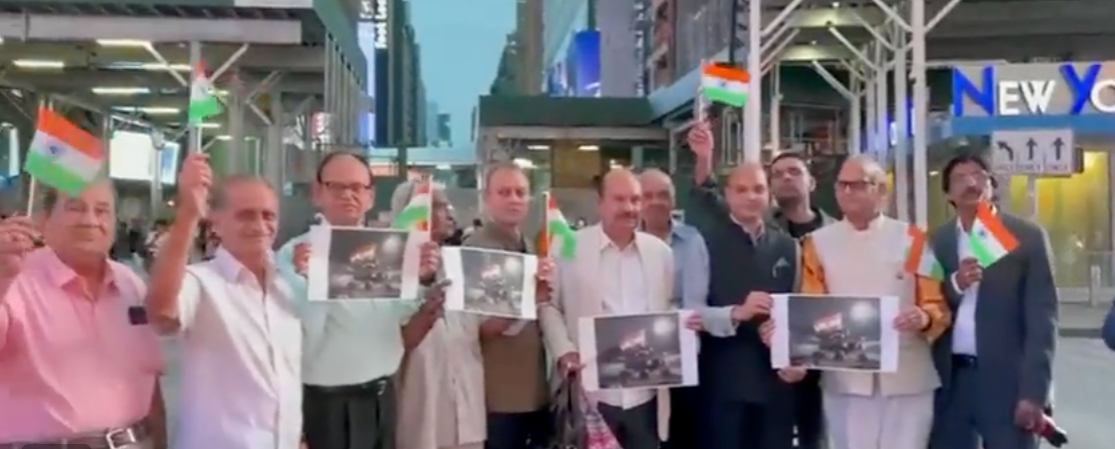 NY's Times Square burst into celebration after Chandrayaan-3 landing; Prem Bhandari among the Indian diaspora rejoice NY's Times Square burst into celebration after Chandrayaan-3 landing; Indian diaspora rejoice
