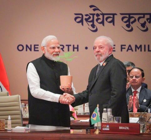 PM Modi announces closure of Delhi G20 Summit, hands over ceremonial gavel to Brazil Prez PM Modi announces closure of Delhi G20 Summit, hands over ceremonial gavel to Brazil Prez