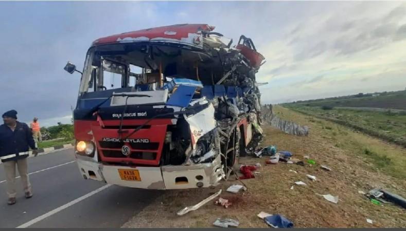 Four Killed In Truck-Bus Collision In Karnataka Four Killed In Truck-Bus Collision In Karnataka