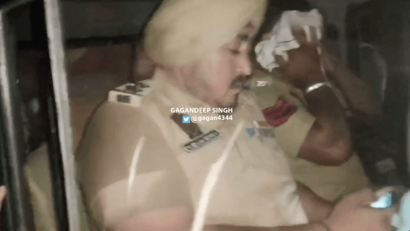 Punjab Police officers caught red handed Exposed