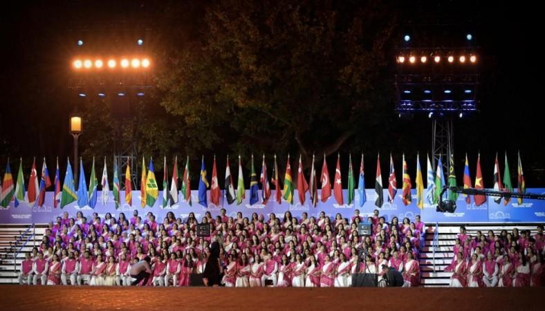 Sri Sri Ravi Shankar Leads Global Prayer for Peace in Ukraine at World Culture Festival [Pictures]