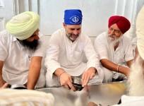 Rahul Gandhi visits Golden Temple; offers