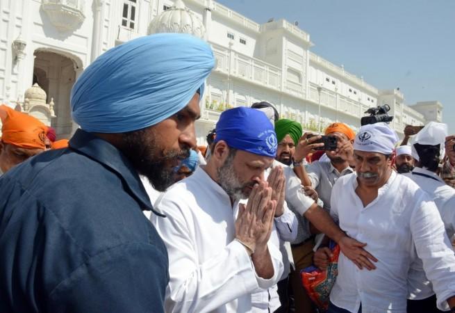Rahul Gandhi visits Golden Temple; offers Rahul Gandhi visits Golden Temple; offers