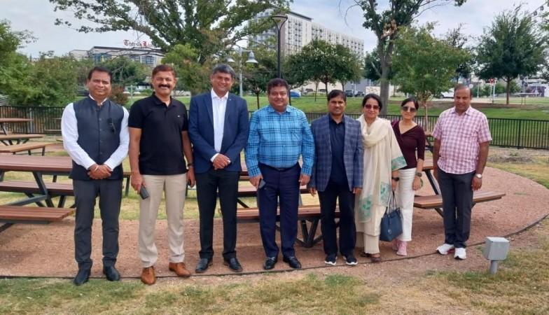 K'taka Industries Min discusses investment opportunities with Consul-General at Houston in Texas K'taka Industries Min discusses investment opportunities with Consul-General at Houston in Texas