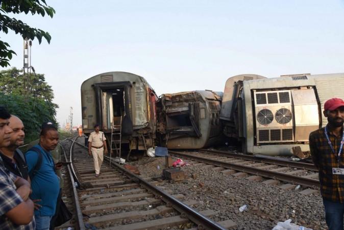 Four Killed, 30 Injured As 23 Coaches Of North East Express Derail In Bihar Four Killed, 30 Injured As 23 Coaches Of North East Express Derail In Bihar