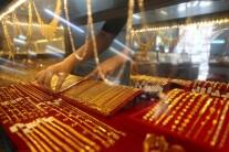 Gold prices rise to 3-month high on back of safe-haven demand