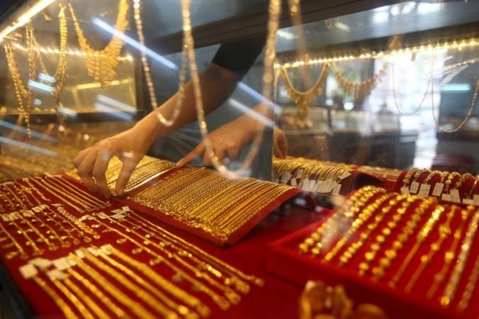 Gold prices rise to 3-month high on back of safe-haven demand