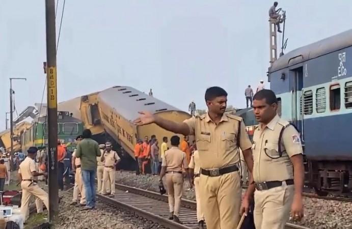 Death toll rises to 14 in collision between two trains in Andhra trains collision