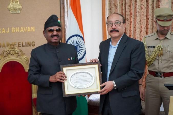 Harsh Vardhan Shringla Honored with Kalakranti Governor's Excellence Award in Grand Ceremony
