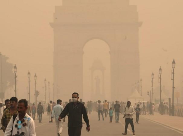 Delhi's AQI continues to be in 'severe' category, improves slightly at some points Delhi's AQI