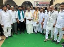 Siddaramaiah Asks KCR To Visit Karnataka To See Implementation Of 5 Guarantees