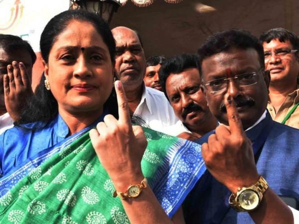 Vijayashanthi quits BJP Vijayashanthi