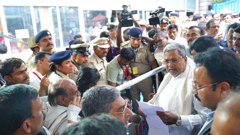 K'taka CM Siddaramaiah Holds Day-Long Janata Darshan In B'luru K'taka CM Siddaramaiah Holds Day-Long Janata Darshan In B'luru