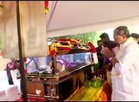 K'taka CM Siddaramaiah Pays Final Tribute To Kannada Actress Leelavati