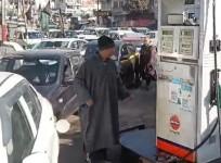 Vehicle owners mob petrol stations in J&K resulting in chaos & dry filling stations