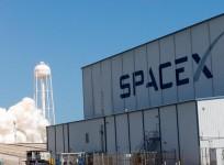 SpaceX launches 1st batch of satellites for mobile phone connectivity anywhere on Earth