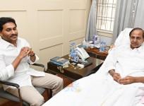 Andhra CM Jagan Calls On KCR