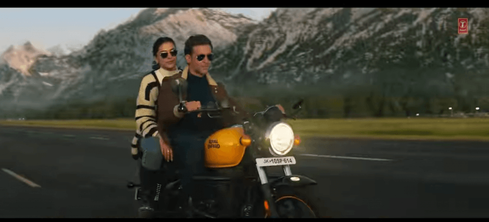 Fighter Song Heer Aasmani: Hrithik Roshan-Deepika Padukone Fighter Song Heer Aasmani: Hrithik Roshan-Deepika Padukone