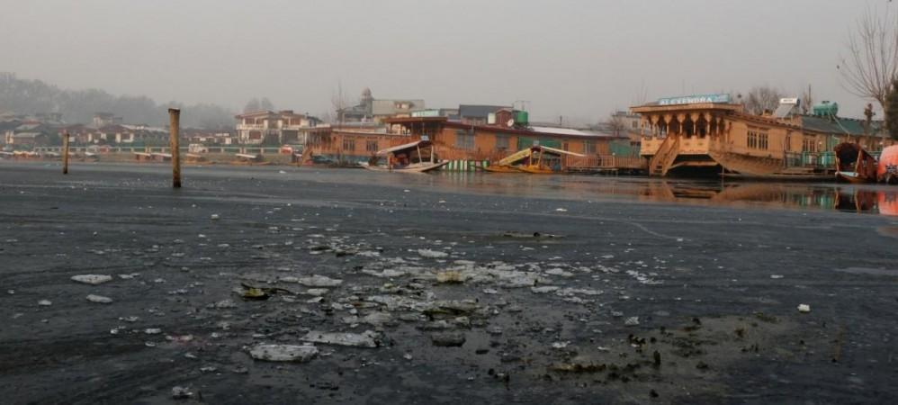 Unprecedented dry spell shrinks water bodies in Kashmir Unprecedented dry spell shrinks water bodies in Kashmir