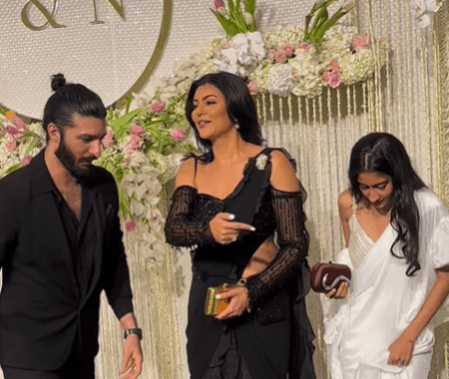 Sushmita Sen, Rohman Shawl Sushmita Sen, Rohman Shawl