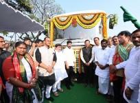 Telangana CM Flags Off 100 New Buses Of TSRTC