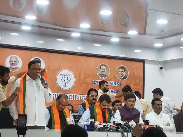 Ex-Maha CM Ashok Chavan Gets A Warm Welcome In BJP Ex-Maha CM Ashok Chavan Gets A Warm Welcome In BJP