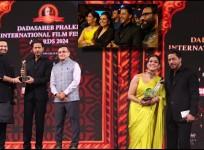 SRK on winning best actor for Jawaan; Nayanthara, Sandeep Reddy Vanga win big