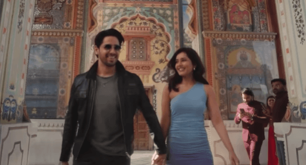 Sidharth Malhotra with Raashii Khanna Sidharth Malhotra with Raashii Khanna