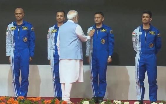 Modi First PM To Visit ISRO's VSSC In 4 Decades, Meets Gaganyaan Astronauts Modi First PM To Visit ISRO's VSSC In 4 Decades, Meets Gaganyaan Astronauts