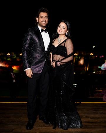 Ms Dhoni with Sakshi Ms Dhoni with Sakshi