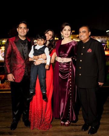Nita ambani with family Nita Ambani with family