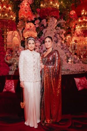 Karisma Kapoor and kareena kapoor Karisma Kapoor and kareena kapoor