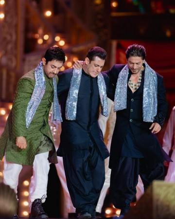 Aamir Khan, Salman khan and SRK dance to Naatu Naatu Aamir Khan, Salman khan and SRK dance to Naatu Naatu