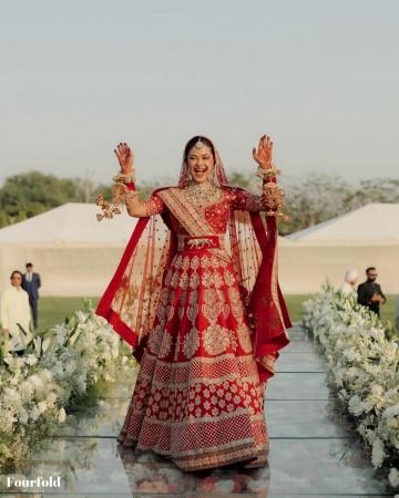 Meera Chopra marries Rakshit Kejriwal, first pics out Meera Chopra marries Rakshit Kejriwal, first pics out
