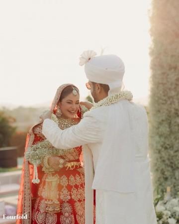 Meera Chopra marries Rakshit Kejriwal, first pics out Meera Chopra marries Rakshit Kejriwal, first pics out