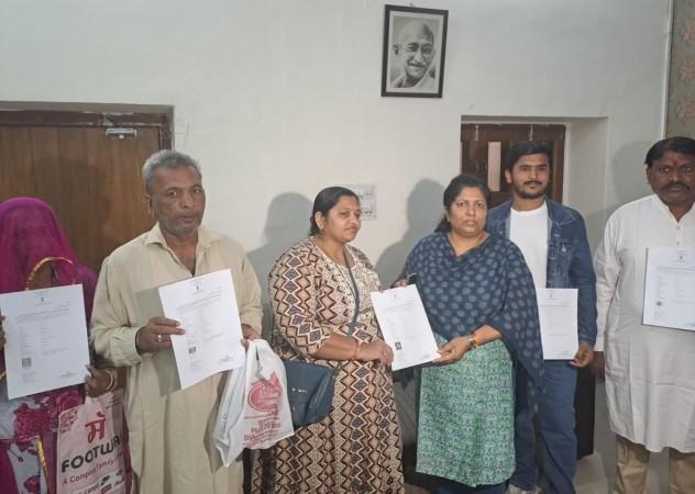 Six Pak migrants get Indian citizenship in Jaipur Six Pak migrants get Indian citizenship in Jaipur