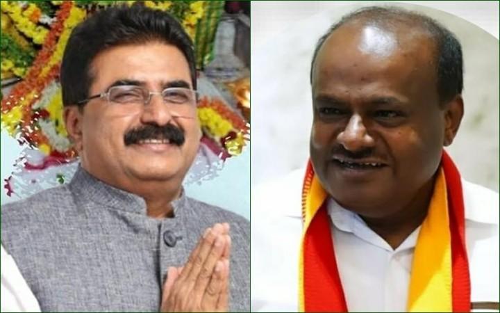 Mandya in K'taka to witness mega clash between Kumaraswamy and Star Chandru Mandya in K'taka to witness mega clash between Kumaraswamy and Star Chandru