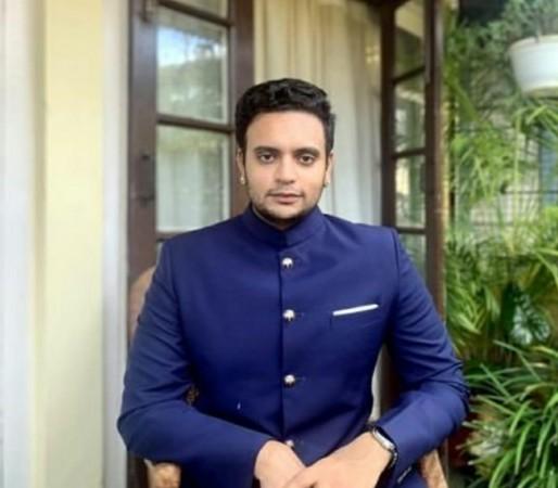 Royal scion Yaduveer Wadiyar's candidature puts Congress on the backfoot Royal scion Yaduveer Wadiyar's candidature puts Congress on the backfoot