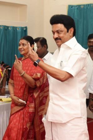 Tamil Nadu records 12.5 pc voting in first two hours Tamil Nadu records 12.5 pc voting in first two hours
